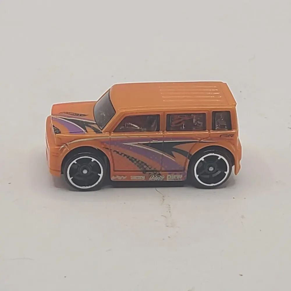 hot wheels Sion - XB exclusive - 2013 retail